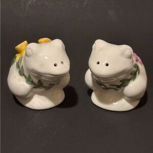 Frog Shaped Ceramic Salt and Pepper Shakers